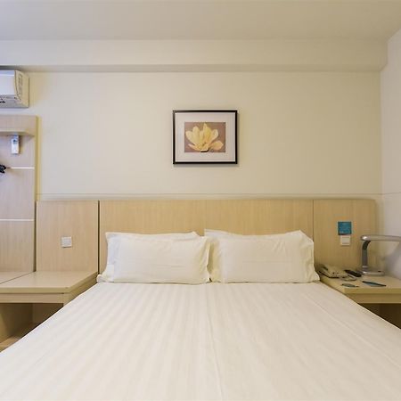 Jingjiang Inn Taiyuan Fuxi Street Wanda Plaza Bagian luar foto