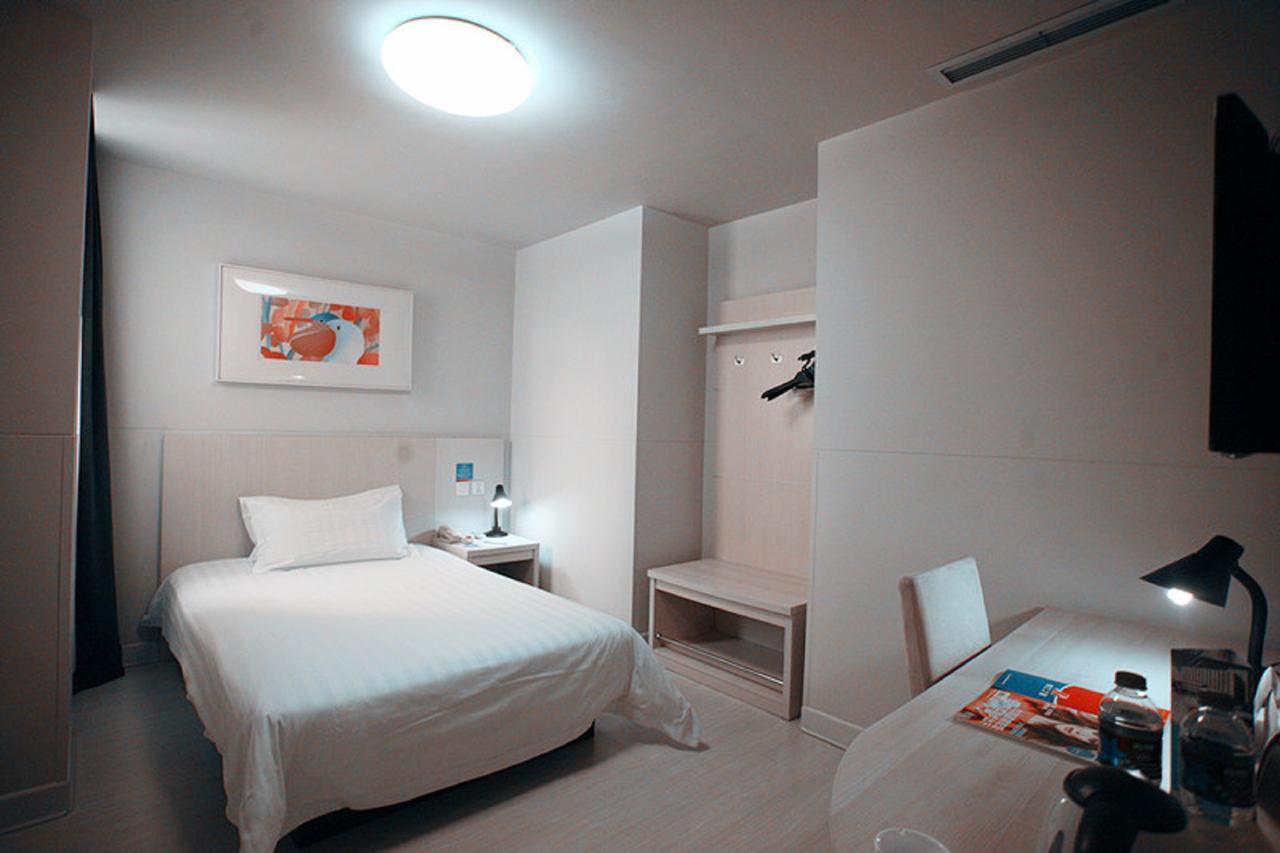 Jingjiang Inn Taiyuan Fuxi Street Wanda Plaza Bagian luar foto